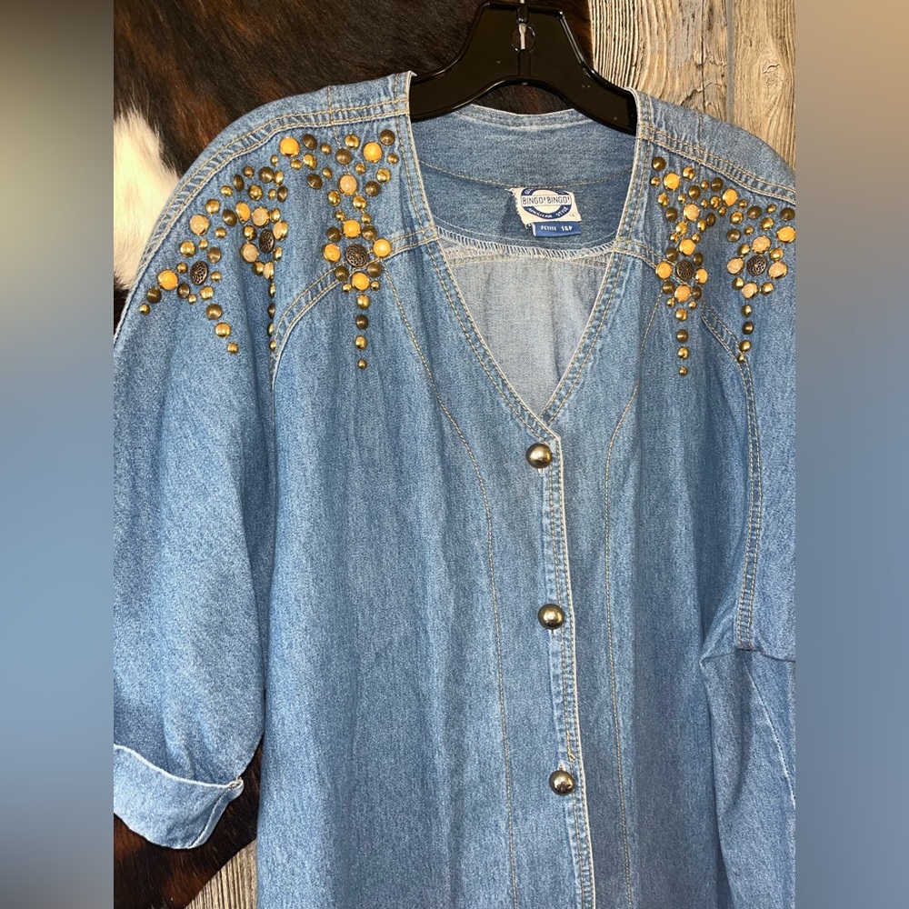 Bingo! Bingo! Size 16 petite blue jeans with wooden detail embellishments - Picture 2 of 4